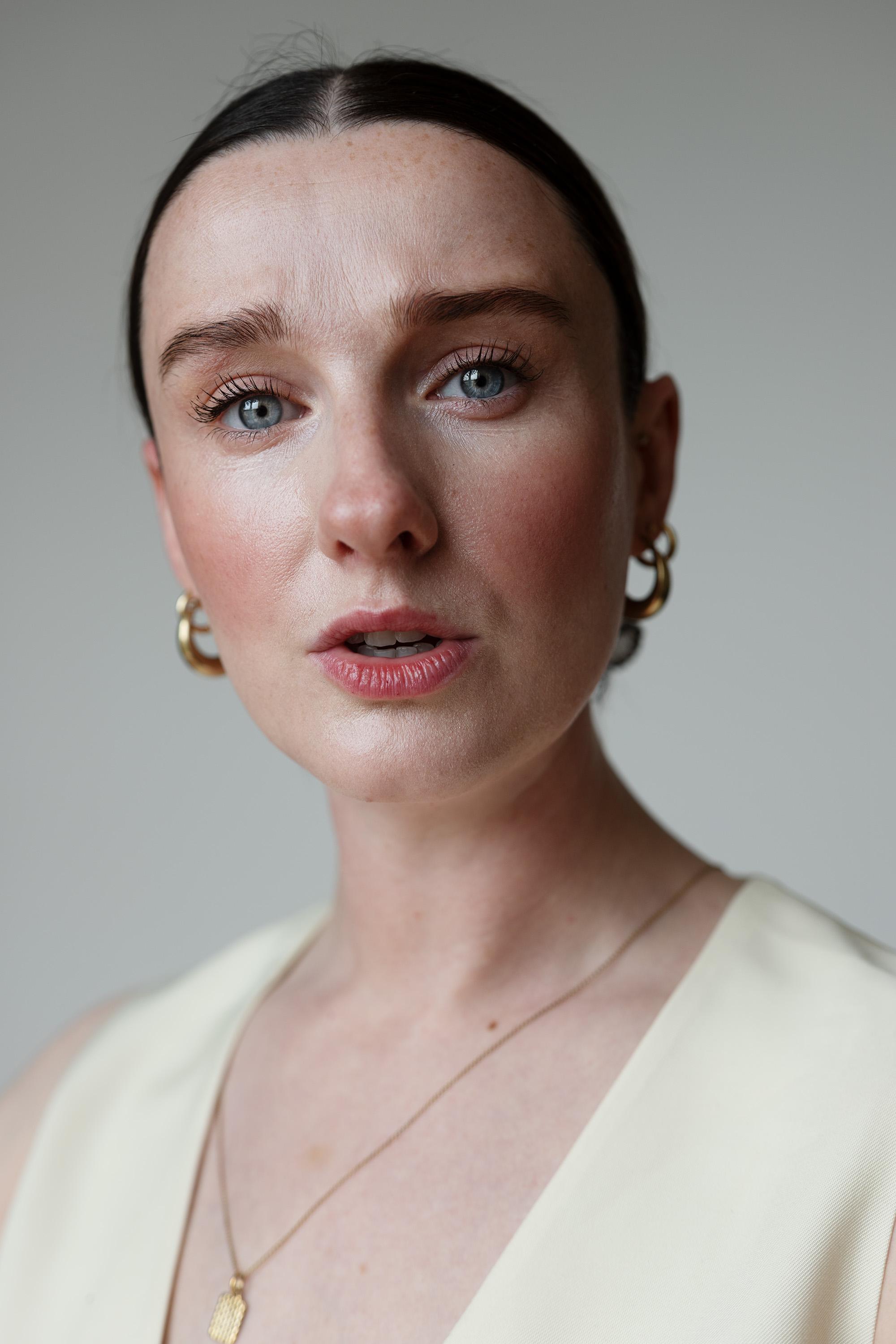 actor Ailsa Davidson large photo