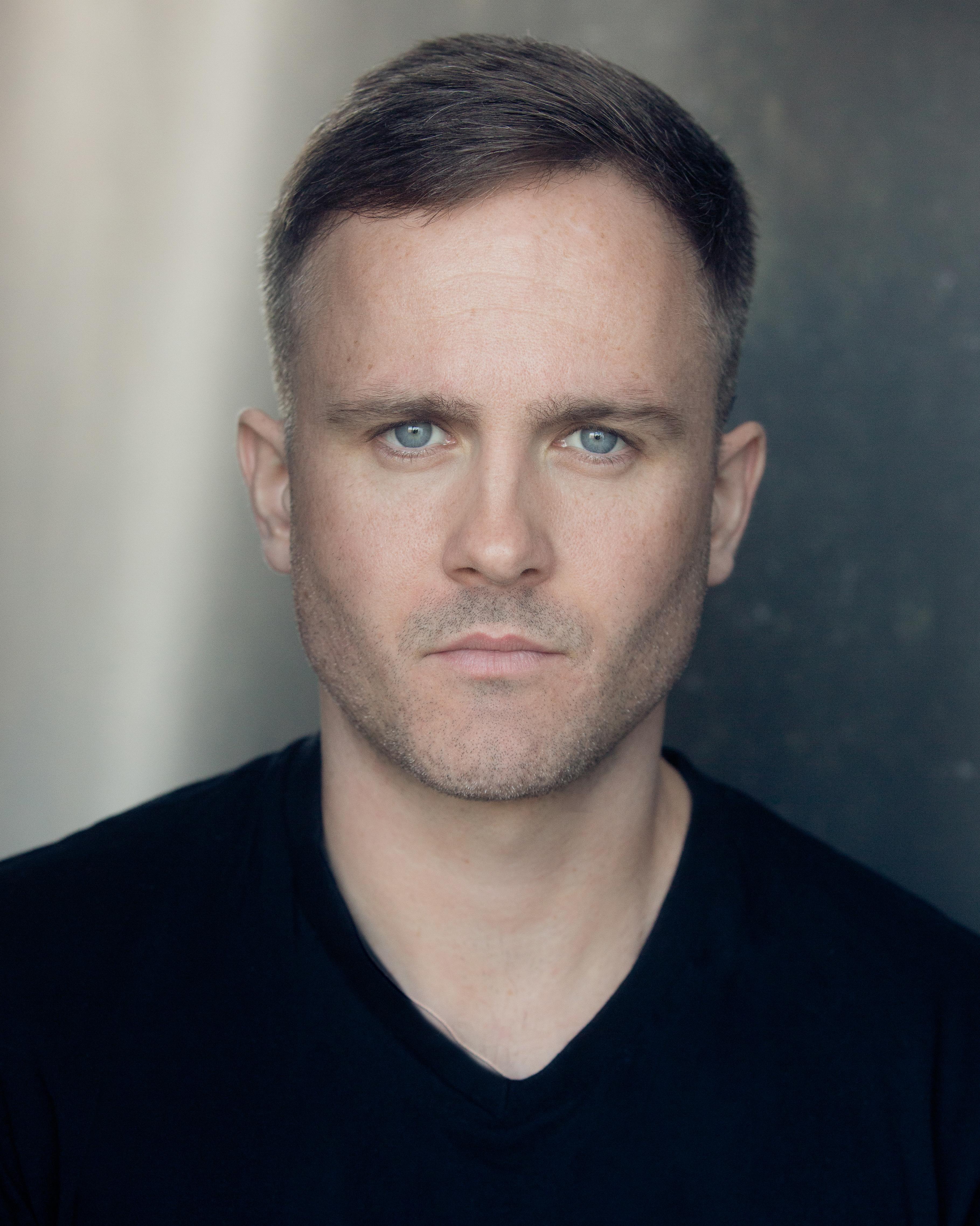 actor Fionn Ó Loingsigh large photo