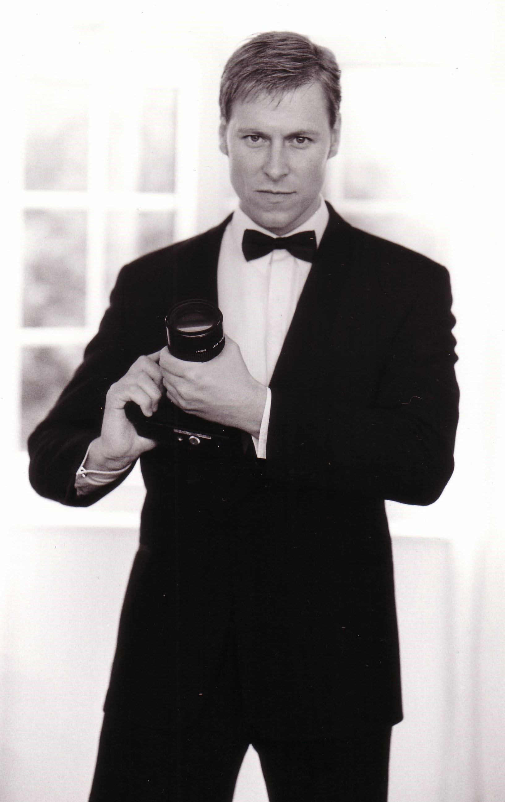 actor Alan Bond large photo