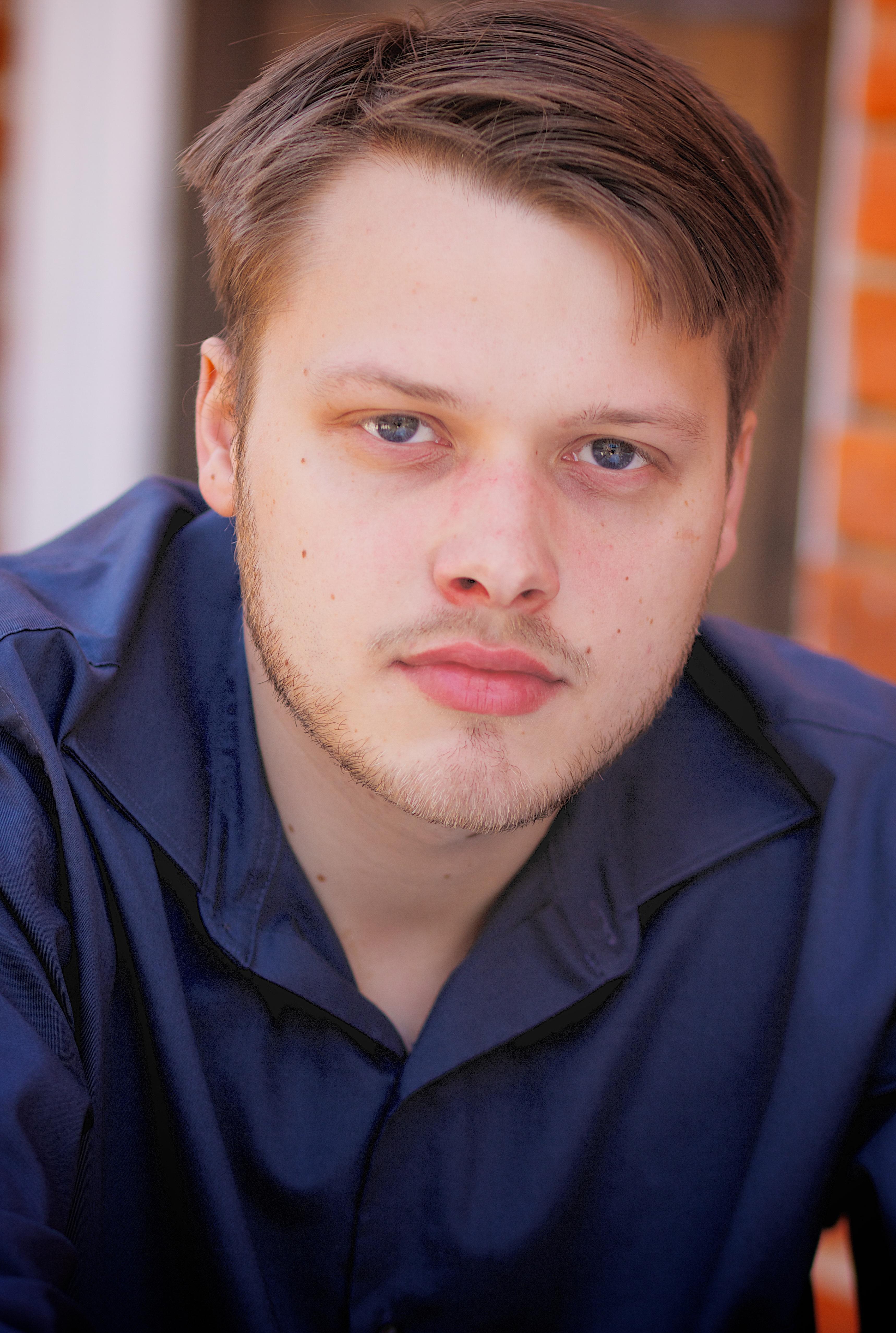 actor Sean Carrigan large photo