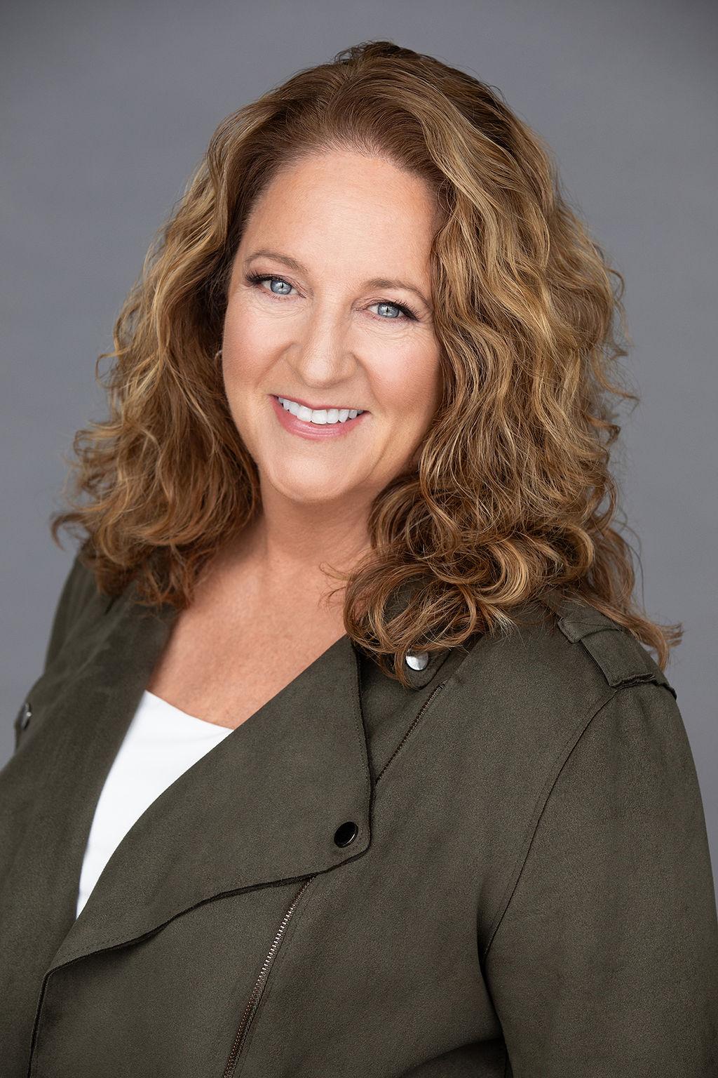 actor Lisa Dempsey large photo