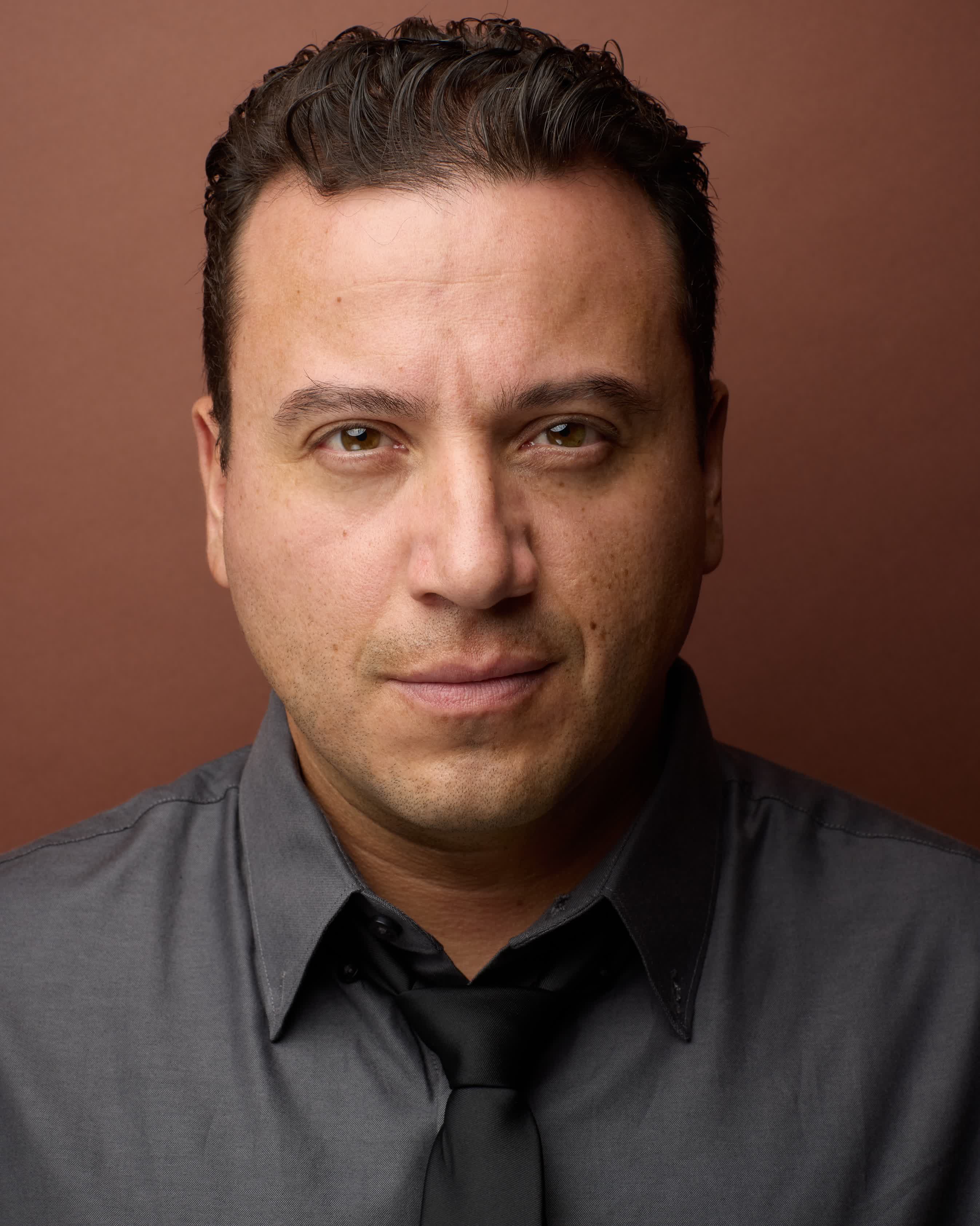 actor Giovanni Bejarano large photo