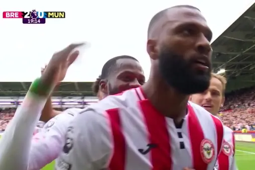 [Goal] Defense breached again! Shade's tight-angle shot saved, Thiago scores on the rebound to extend the lead