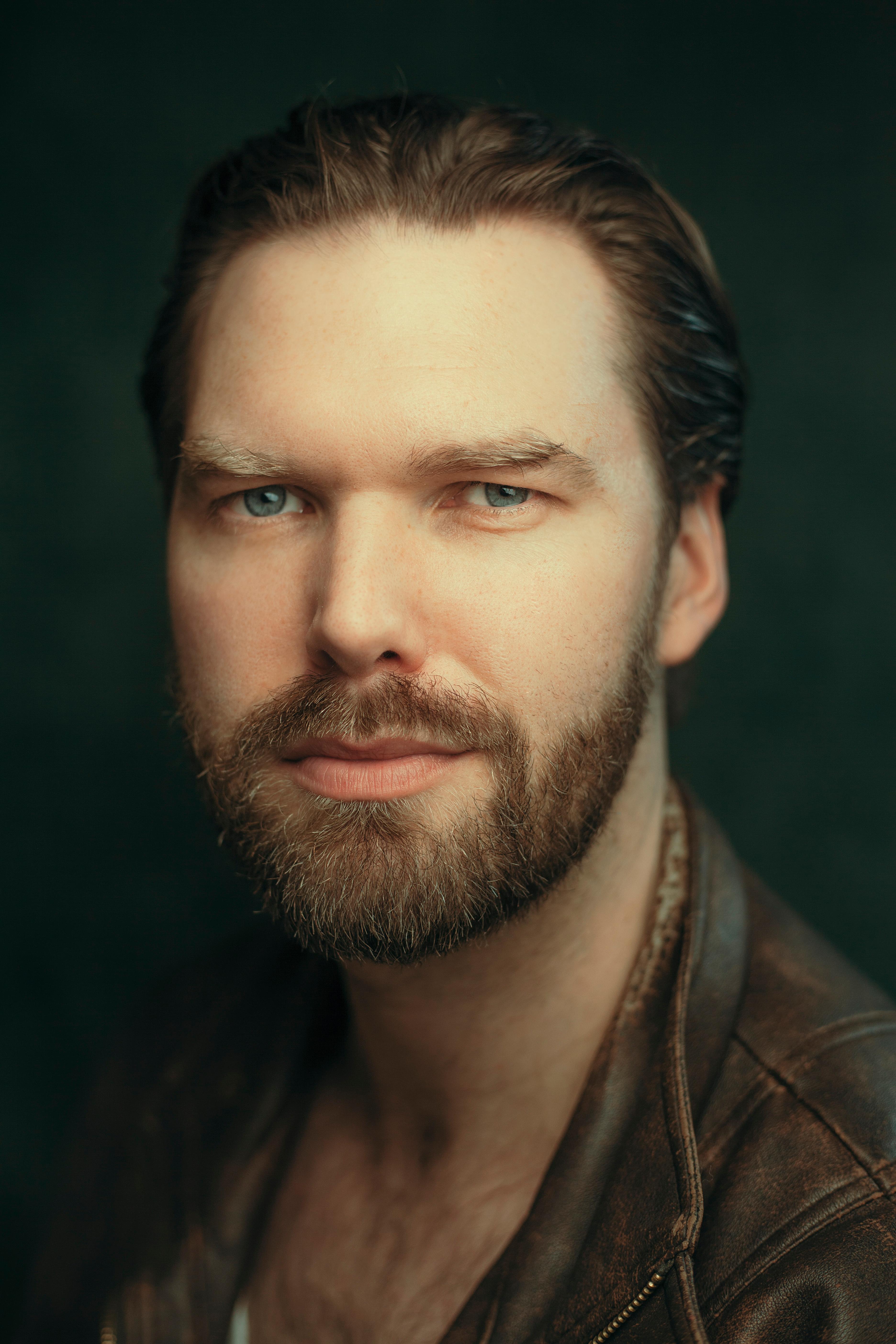 actor Steven Calvert large photo