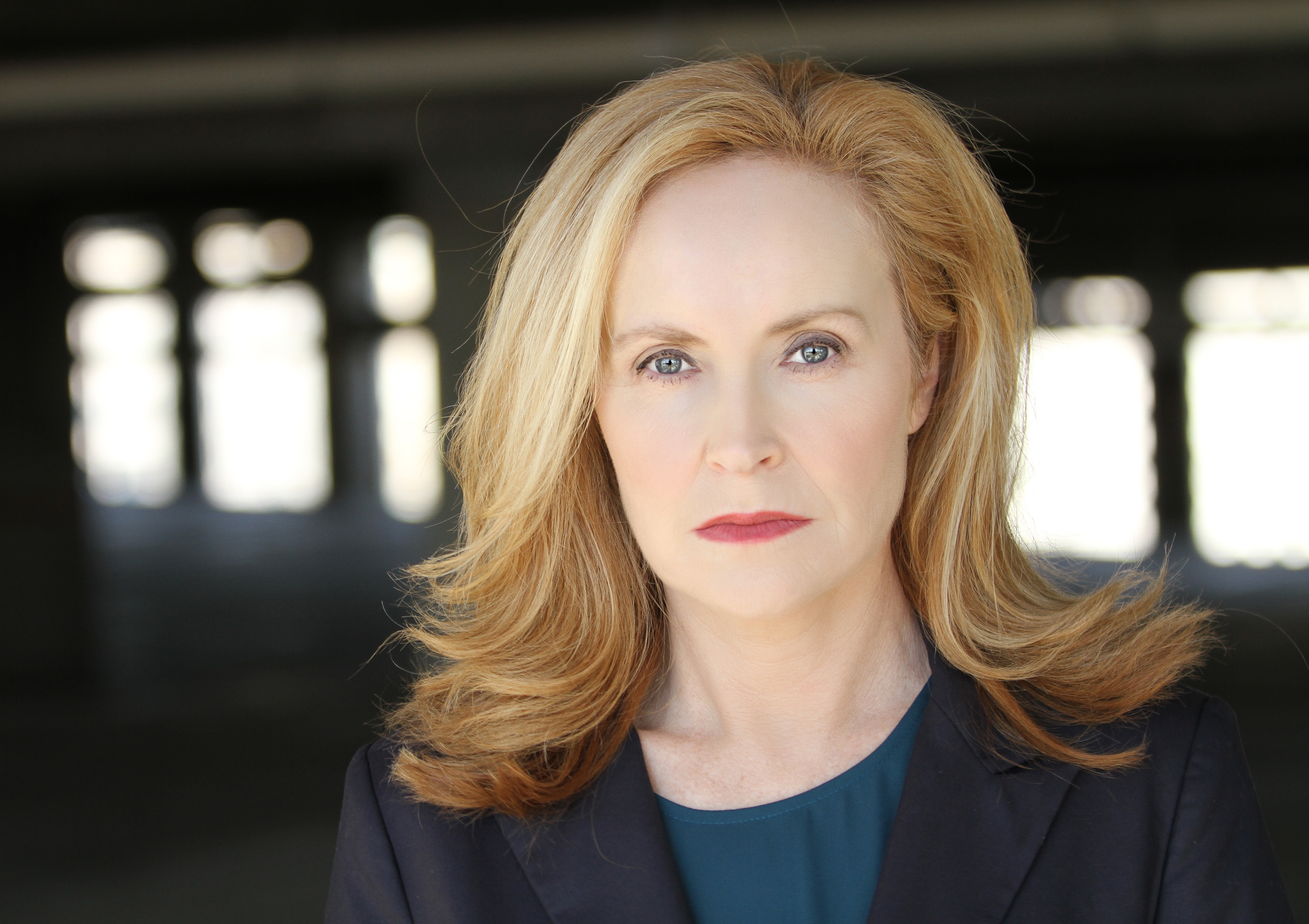 actor Caroline Carter large photo