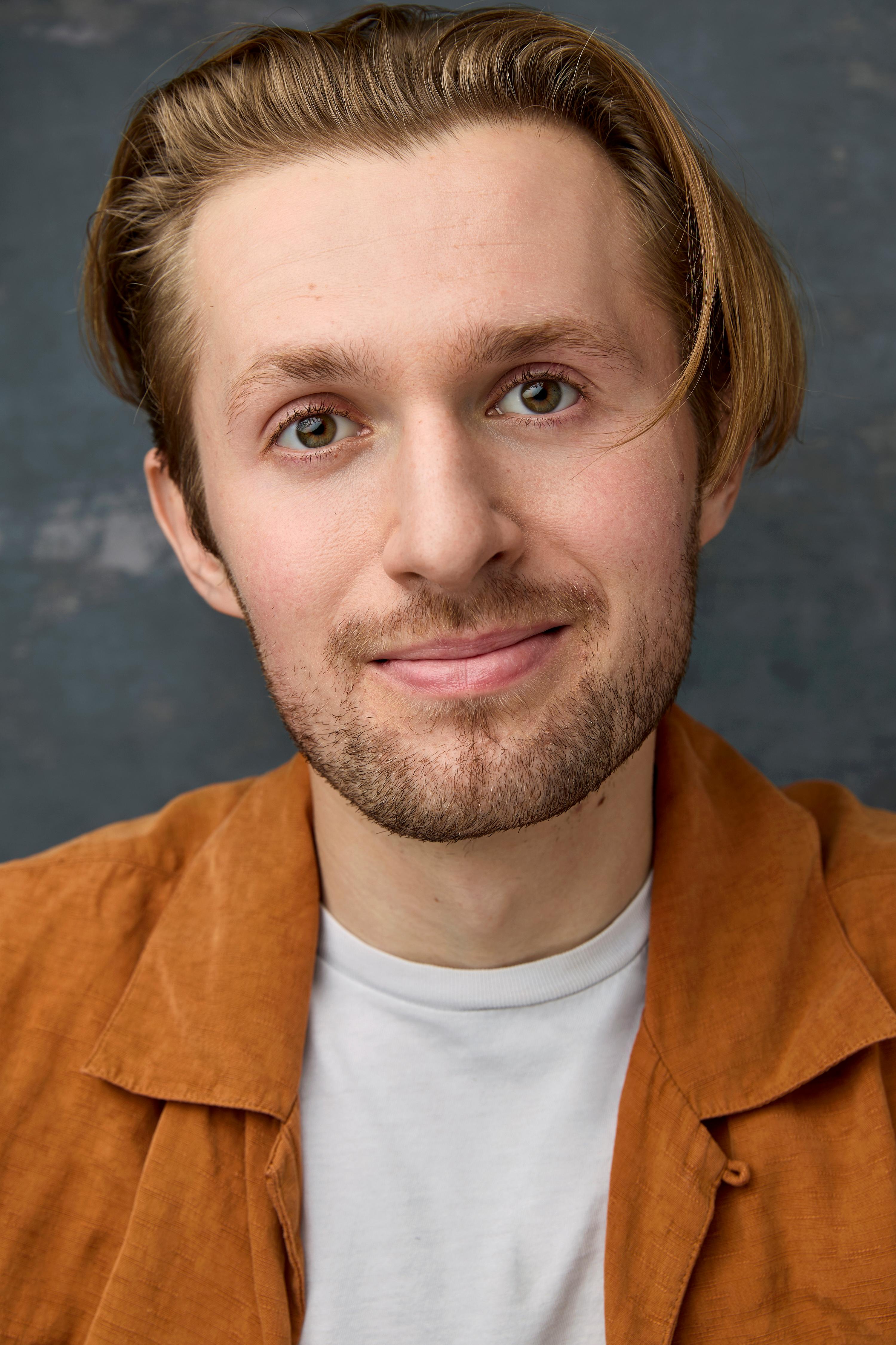 actor Max Johnson large photo