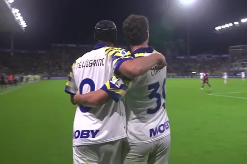 [Highlights] Perfect sliding knee! Pellegrino's header disallowed for a pushing foul