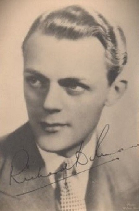 actor Richard Dolman large photo