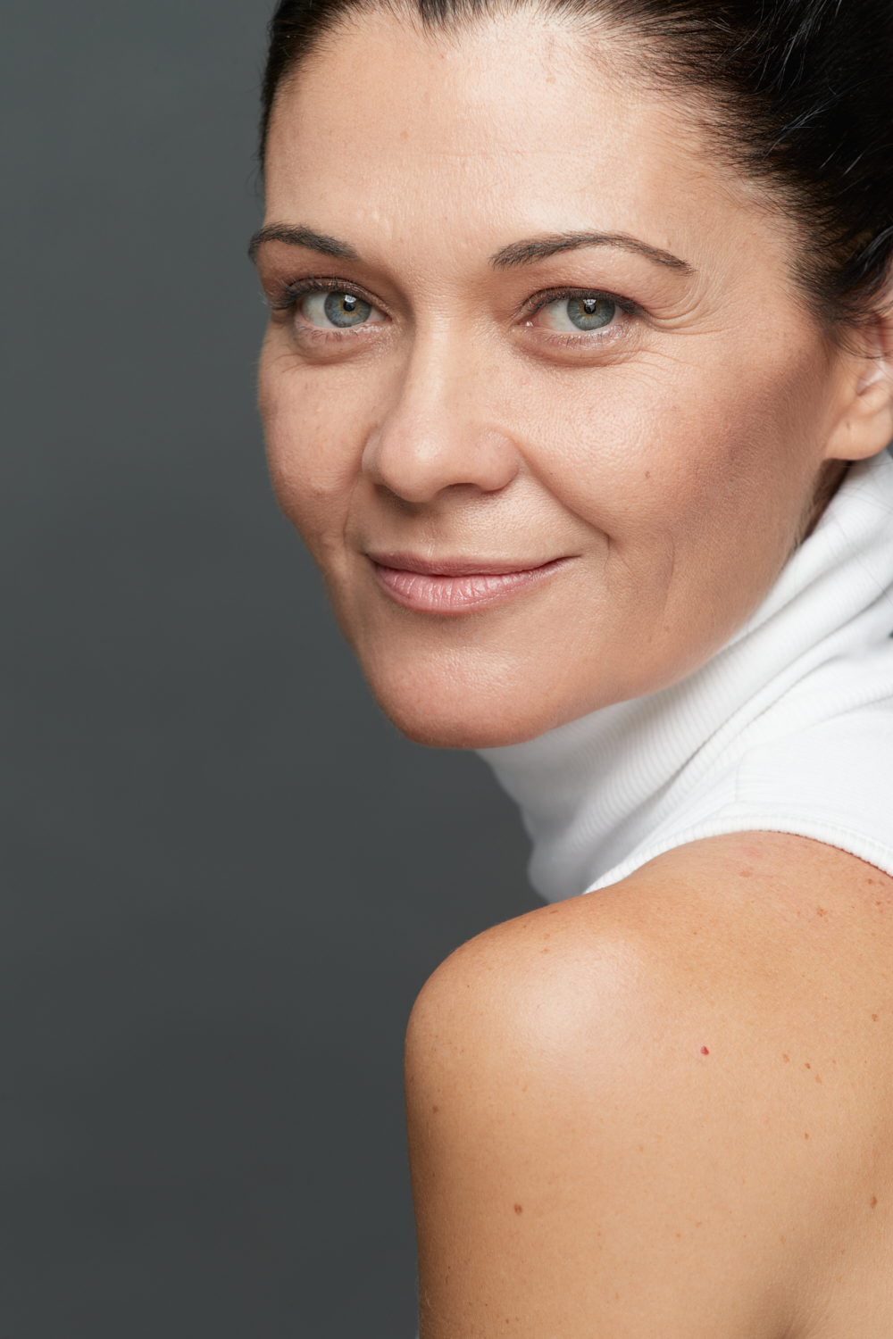 actor Eva Torres large photo