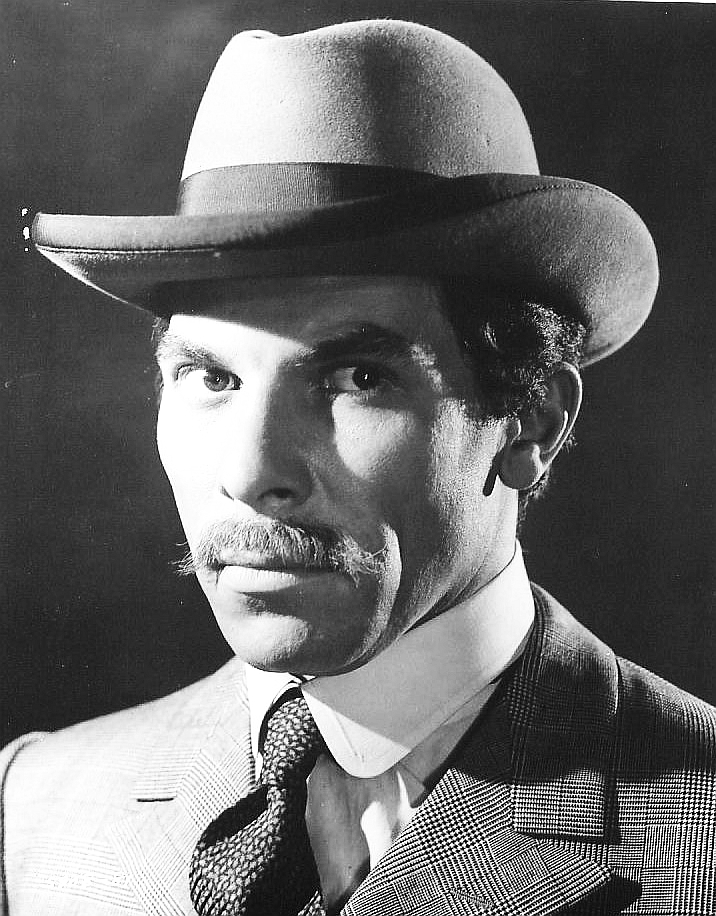 actor Larry Carper large photo