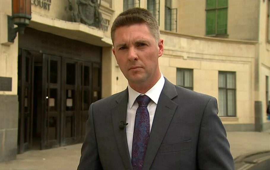 actor Ben Chapman large photo