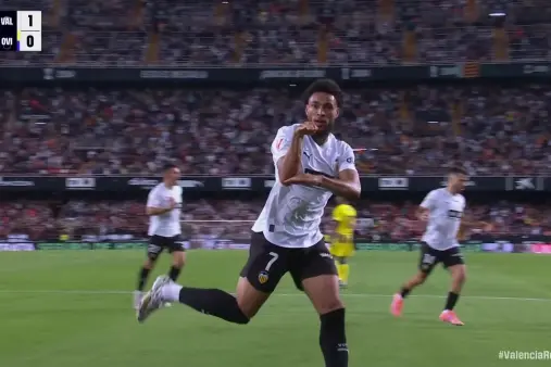 [Goal] Stroke of genius! Rioja crosses, Danjuma scores with a side volley