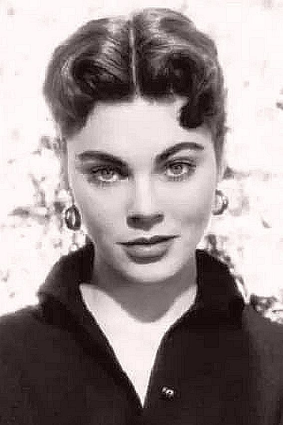 actor Joanne Gilbert large photo