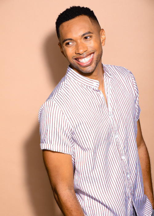 actor Rob Smith large photo