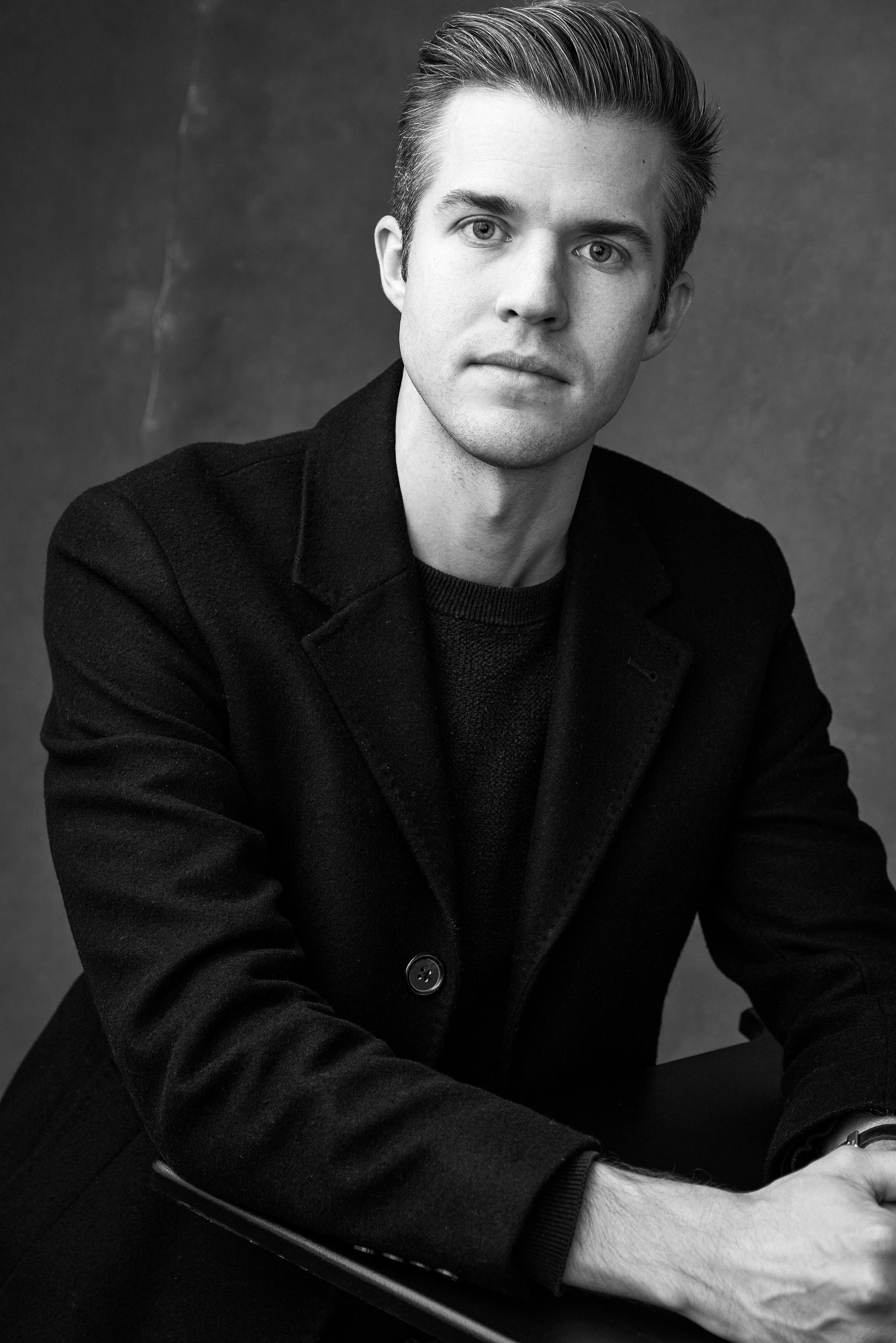 actor Eric Walter large photo