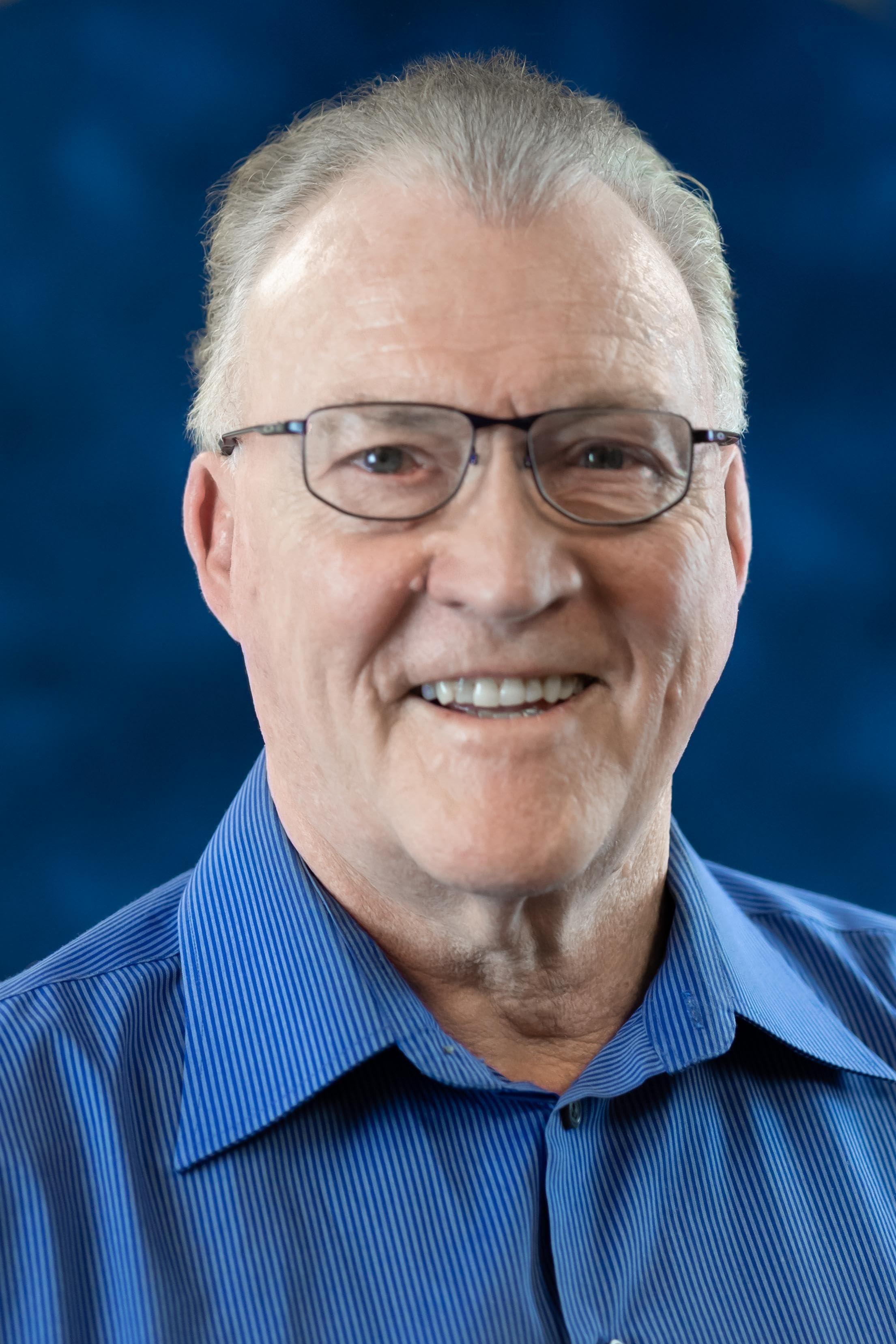 actor Doug Isbecque large photo