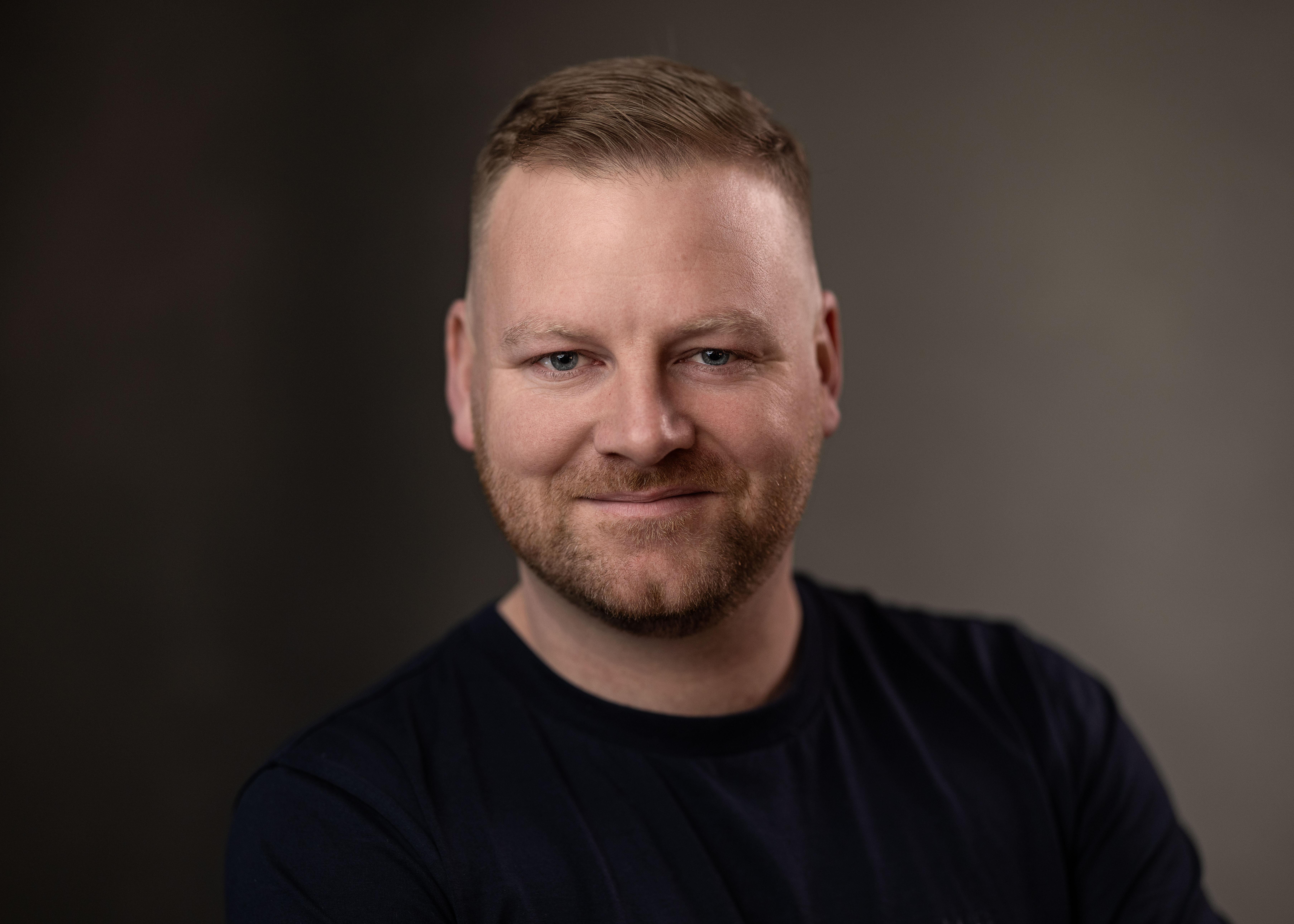 actor Stephen Jones large photo