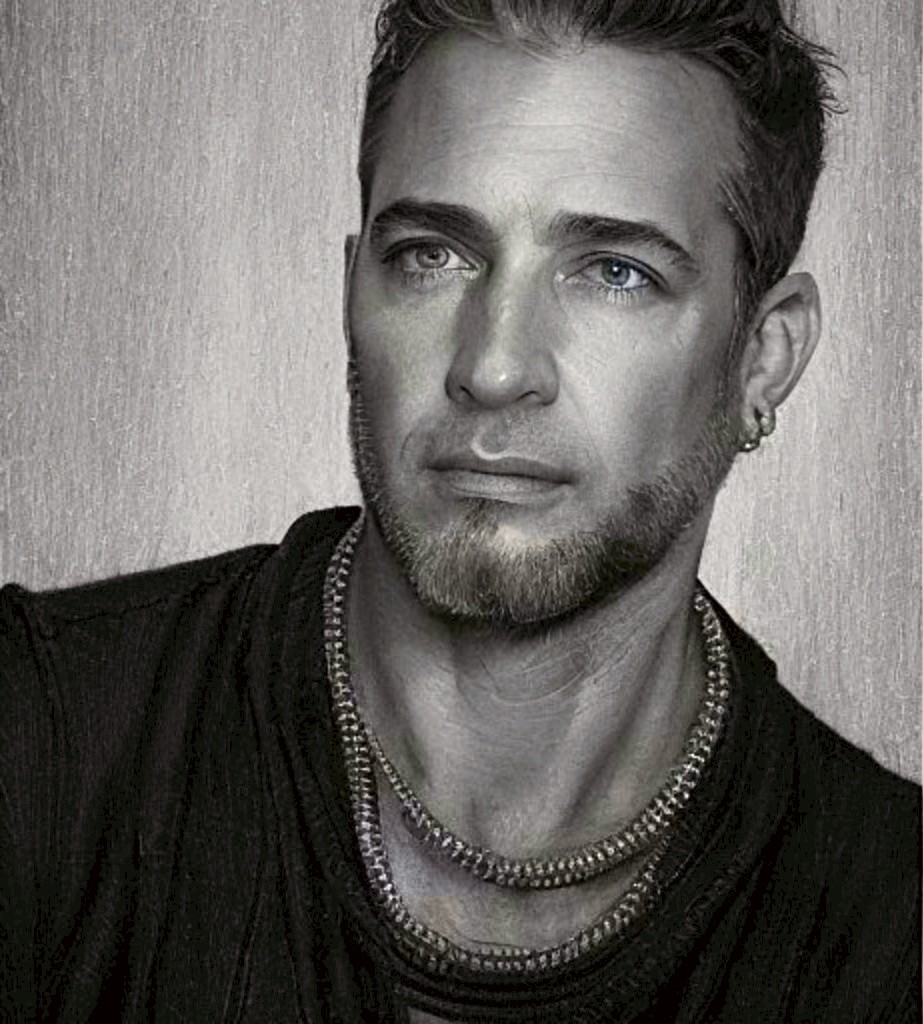 actor Michael Wynne large photo