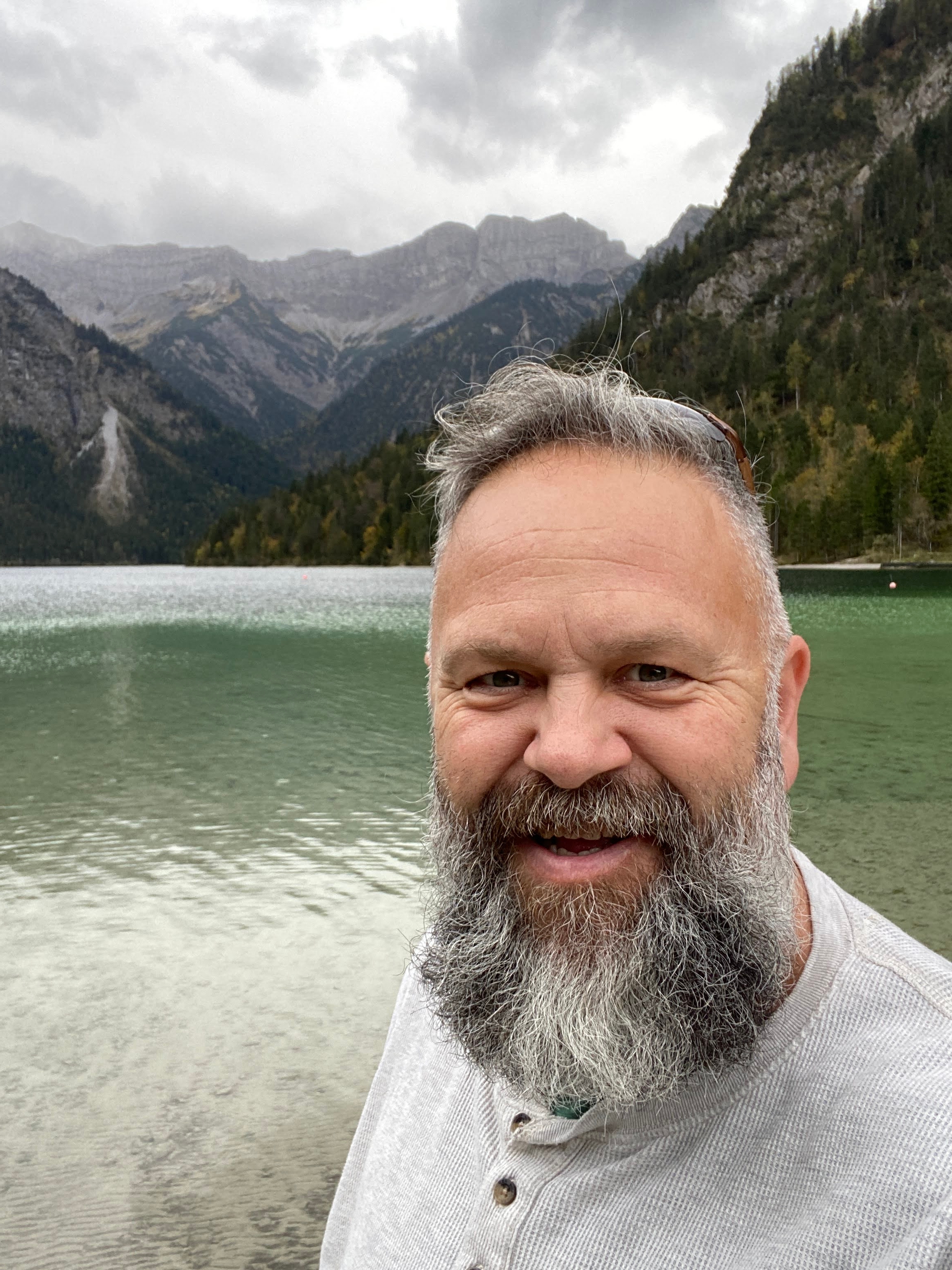 actor Dave Pettitt large photo