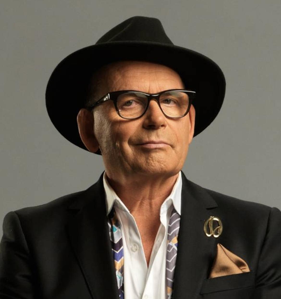 actor Paul Henry large photo