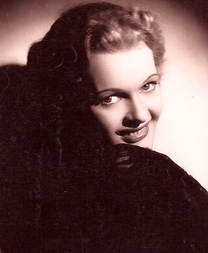 actor Hazel Terry large photo