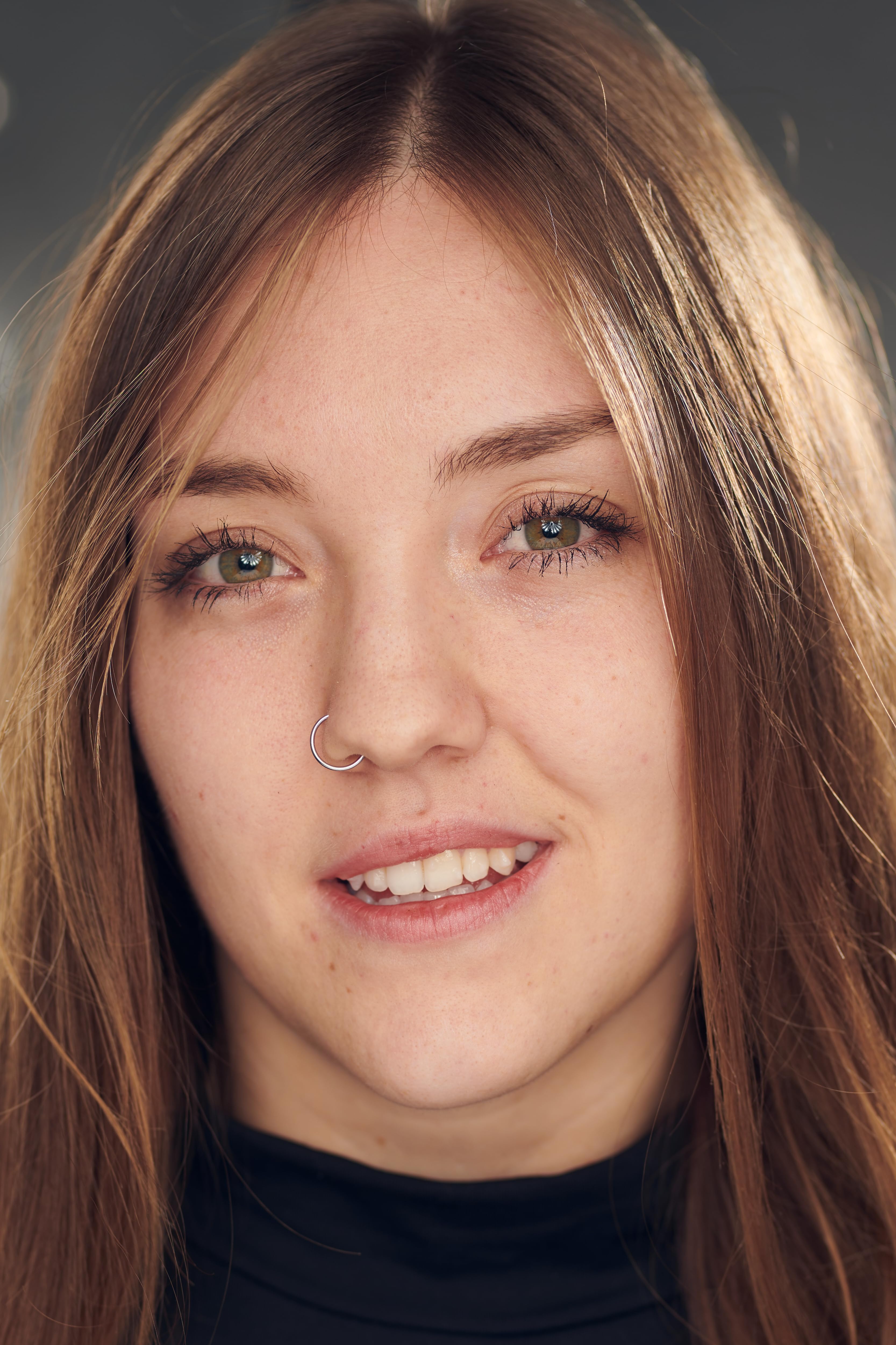 actor Kim Johnson large photo