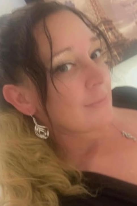 actor Dawn Lyn large photo