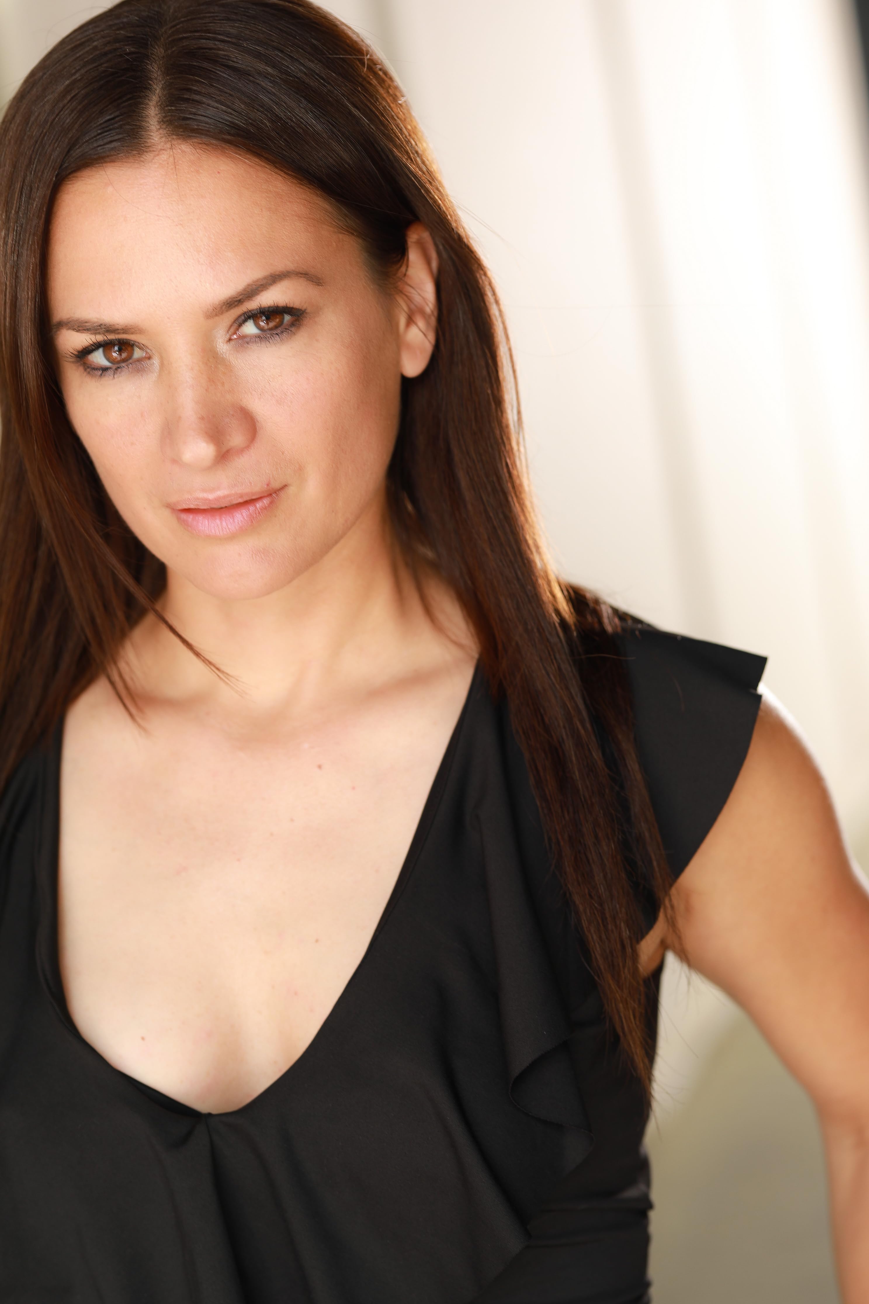 actor Erin O'Brien large photo