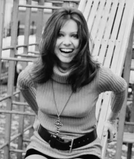 actor Glenys O'Brien large photo