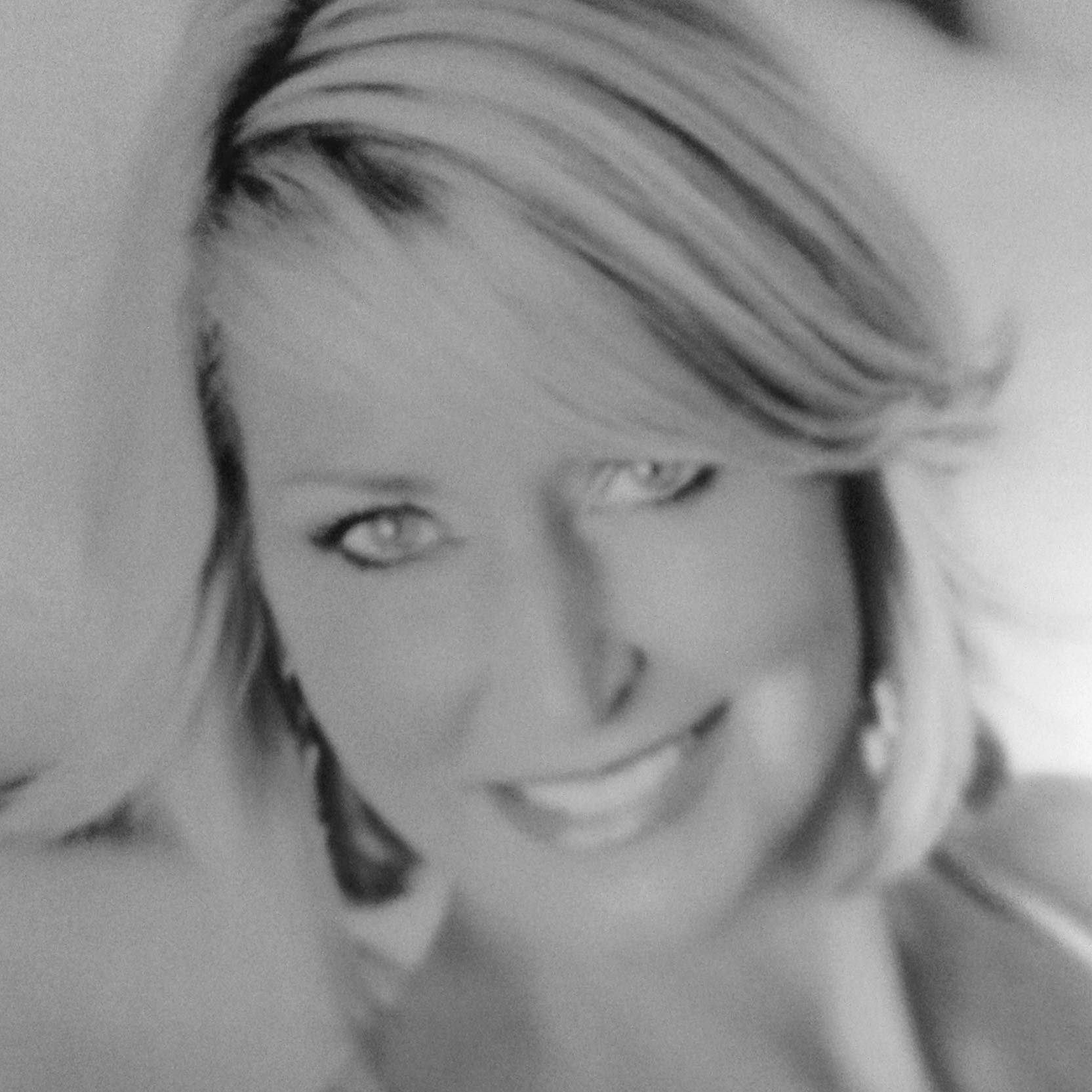 actor Leslie Lowe large photo