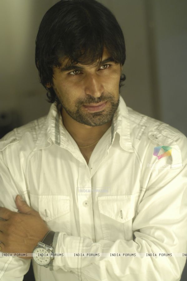 actor Vinod Tharani large photo