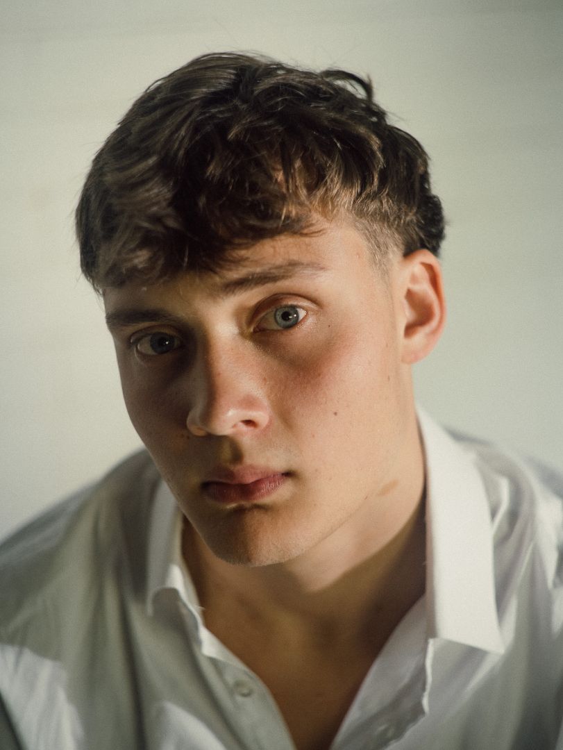 actor Vincent Miller large photo