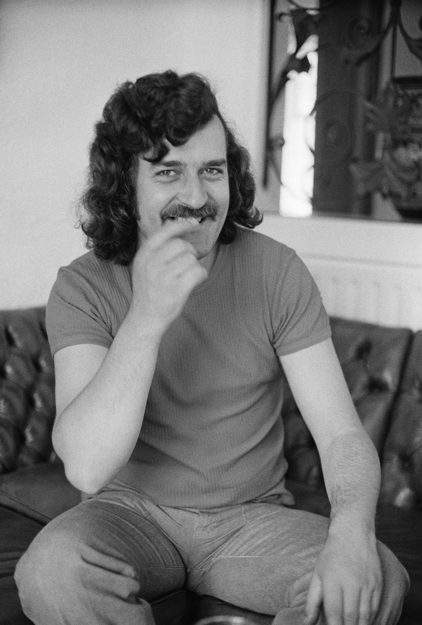 actor Ray Thomas large photo