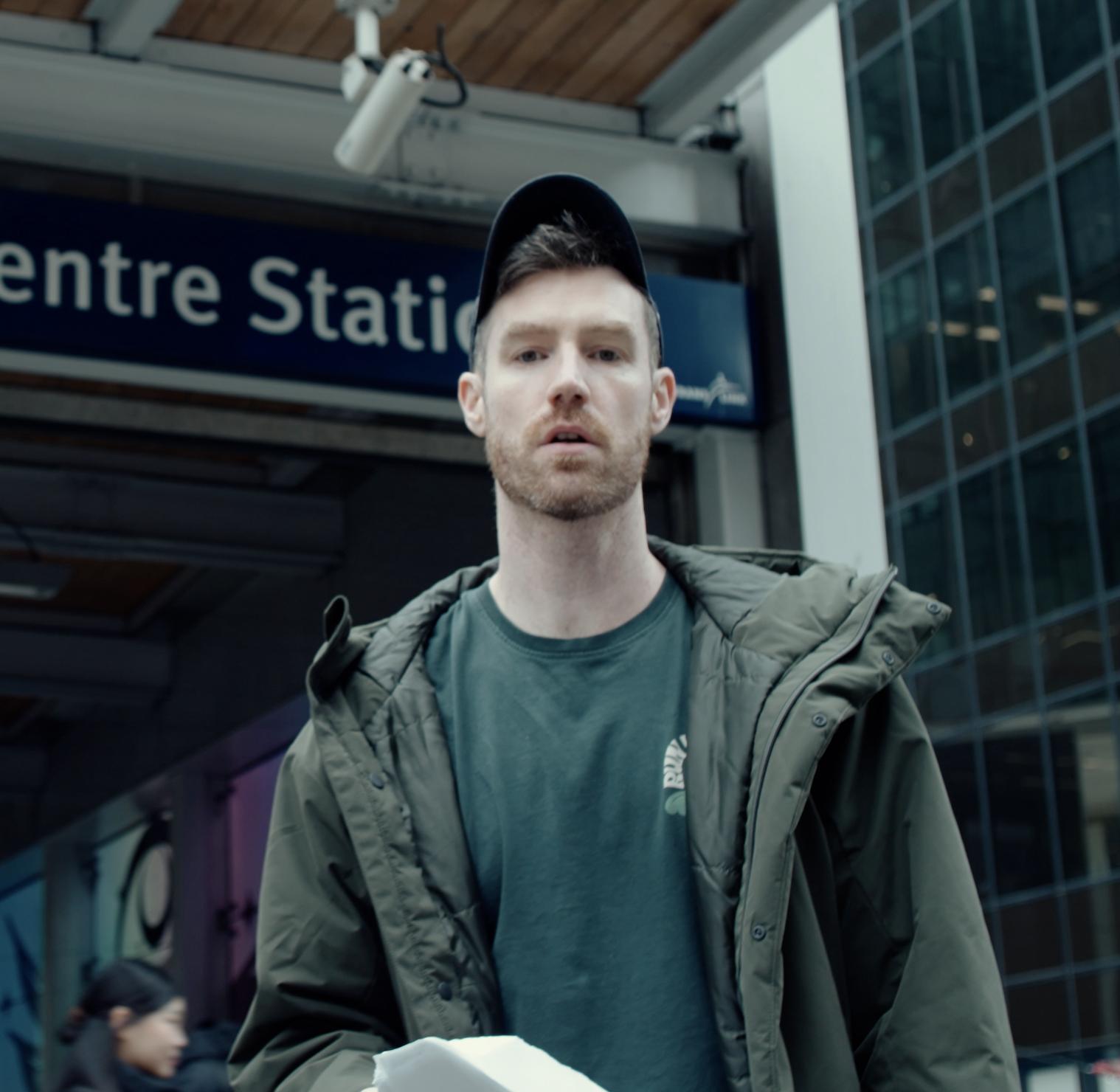 actor Andrew Gillingham large photo