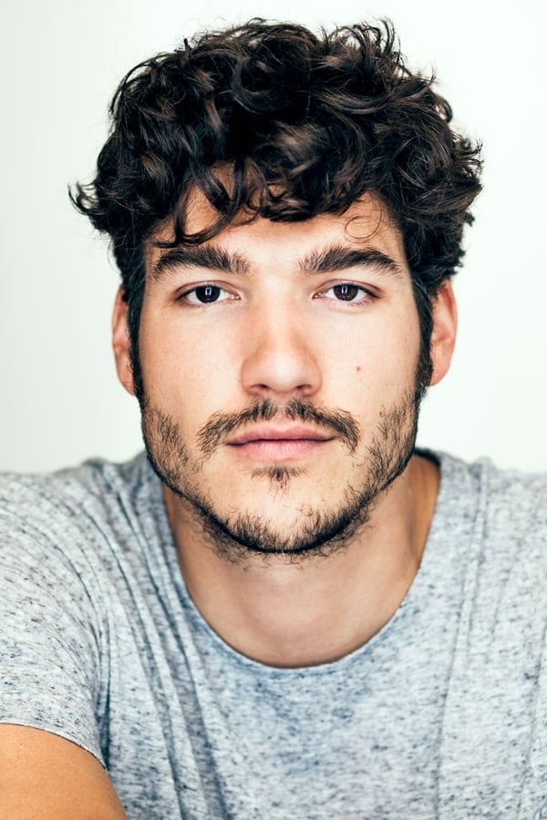 actor Jason Roy-Léveillé large photo