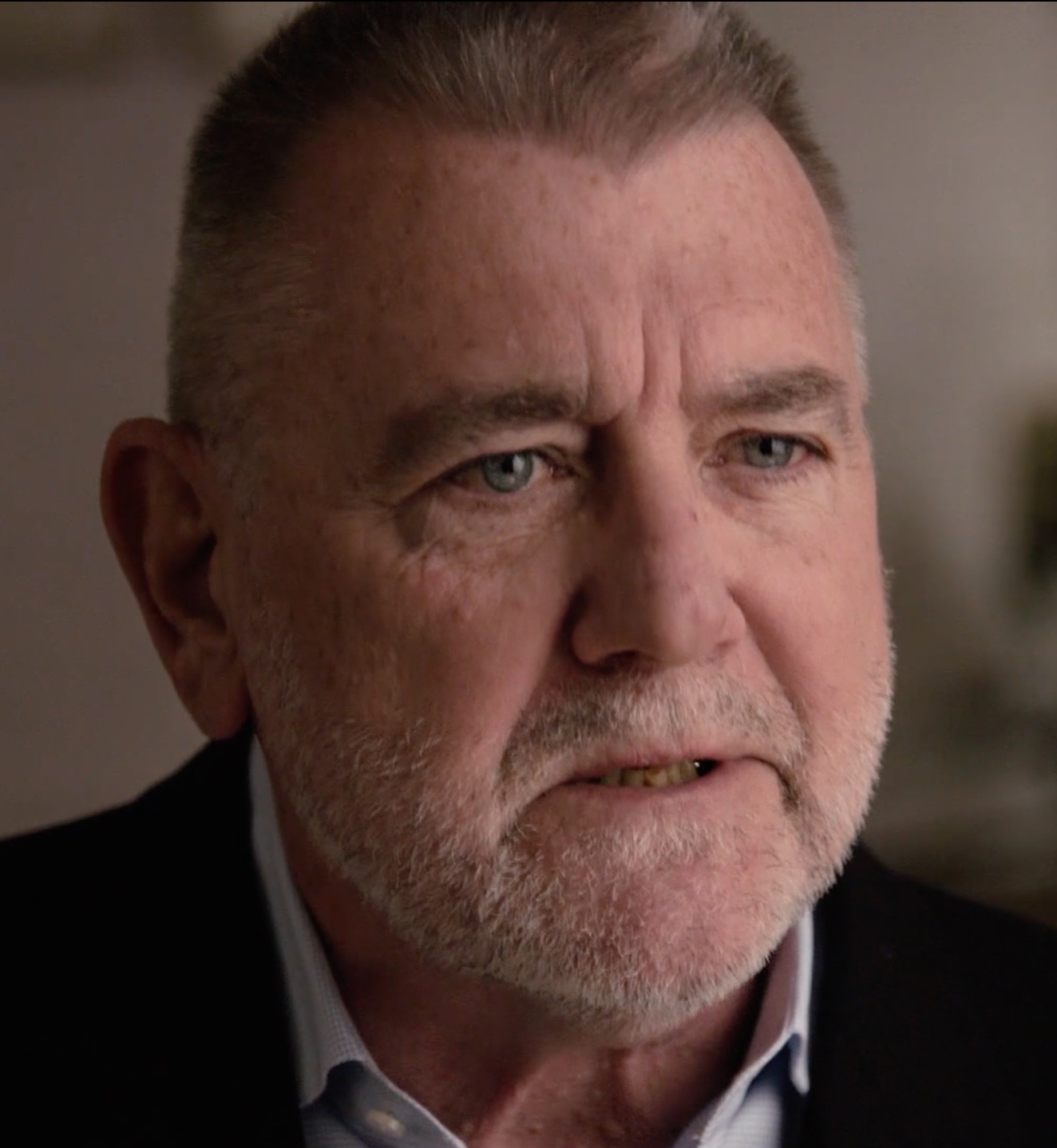 actor Peter Hayes large photo