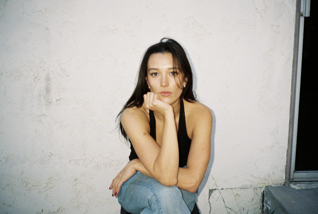 actor Molly B. Thomas large photo