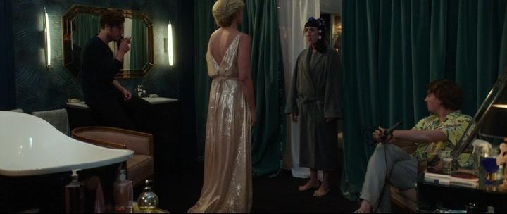 actor Alex Vizorek large photo