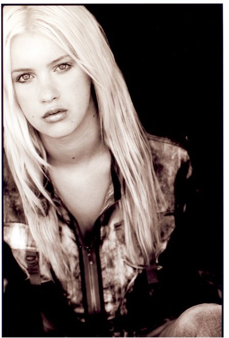 actor Kaleigh Dey large photo