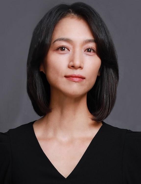 actor Jung Yoo-mi large photo