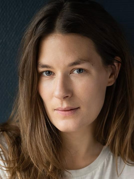 actor Helga Guren large photo