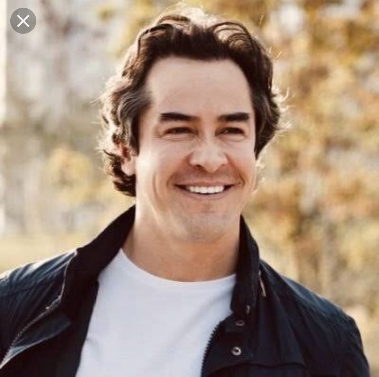 actor Jorge Gallegos large photo