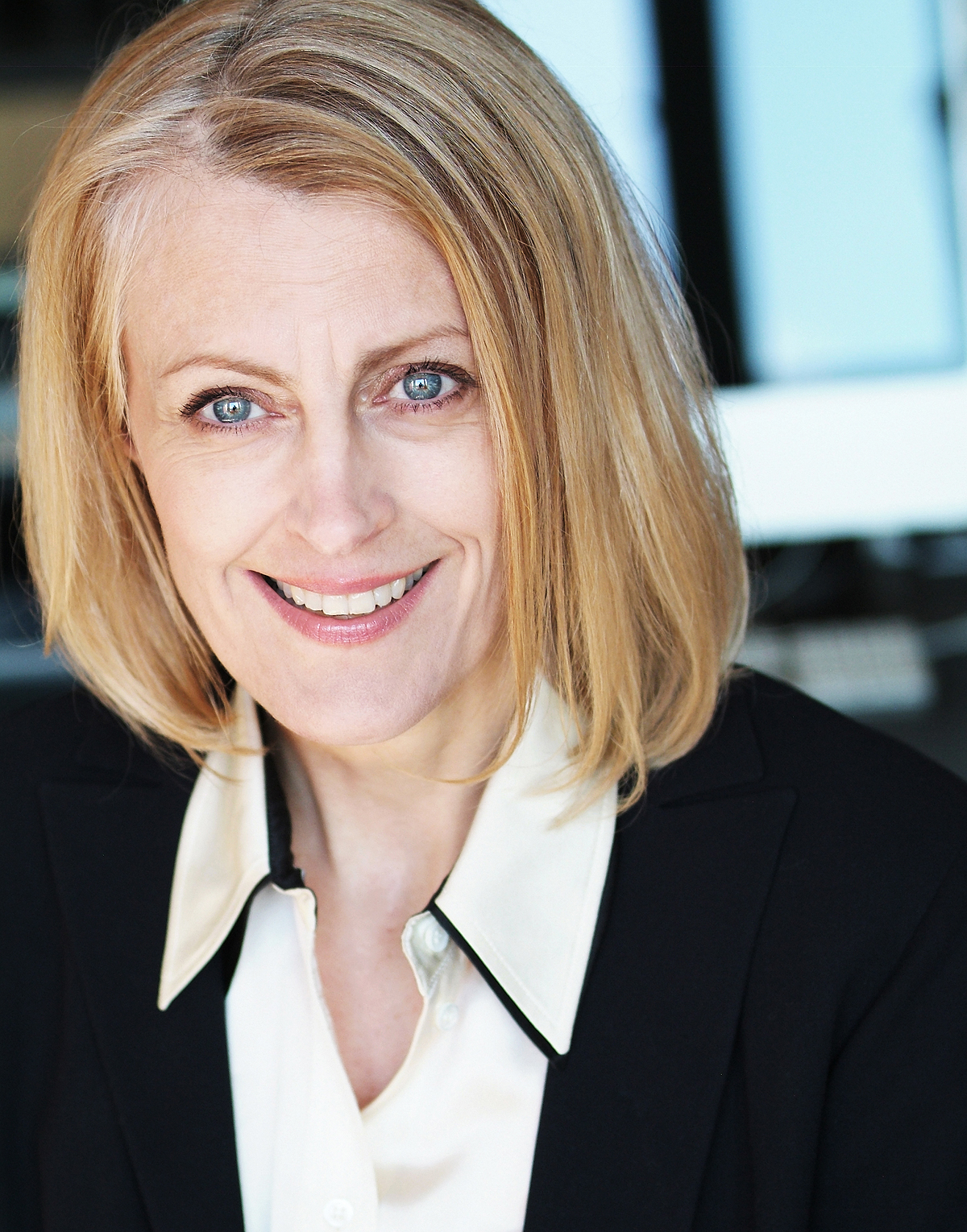 actor Joan Walker large photo