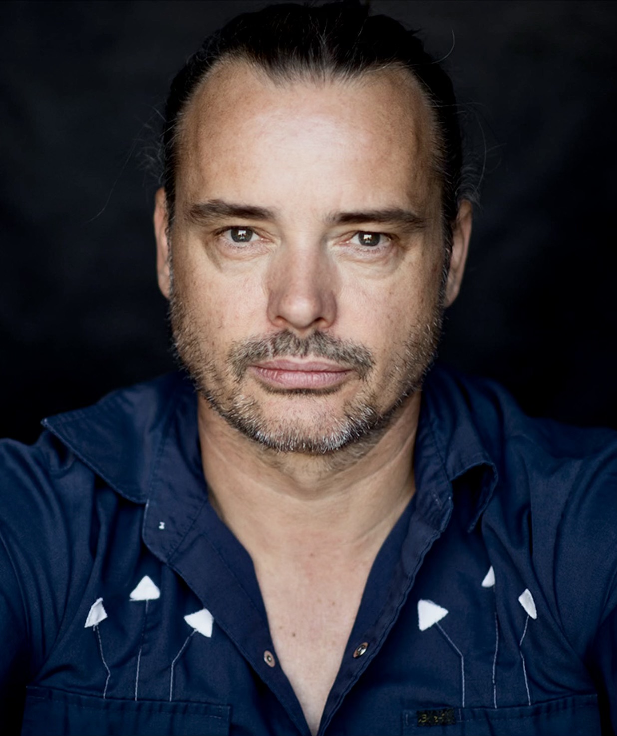 actor Leighton Cardno large photo