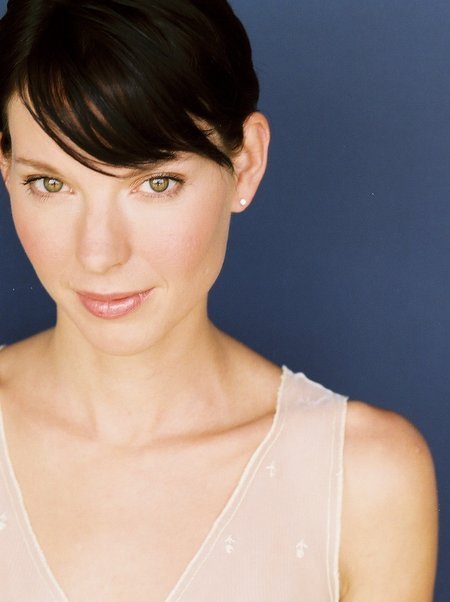 actor Megan Lee Ethridge large photo