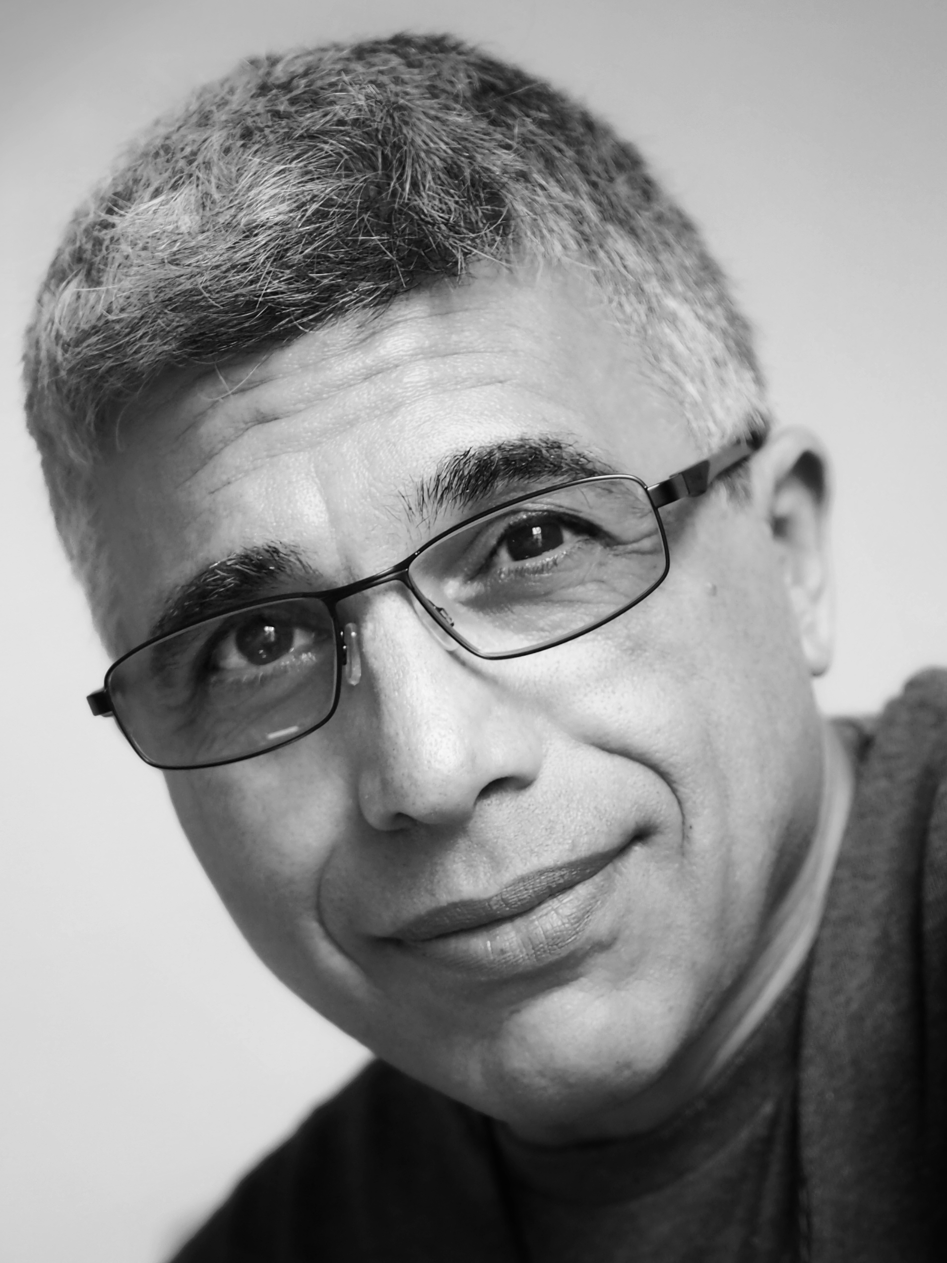 actor Stephen Scibetta large photo