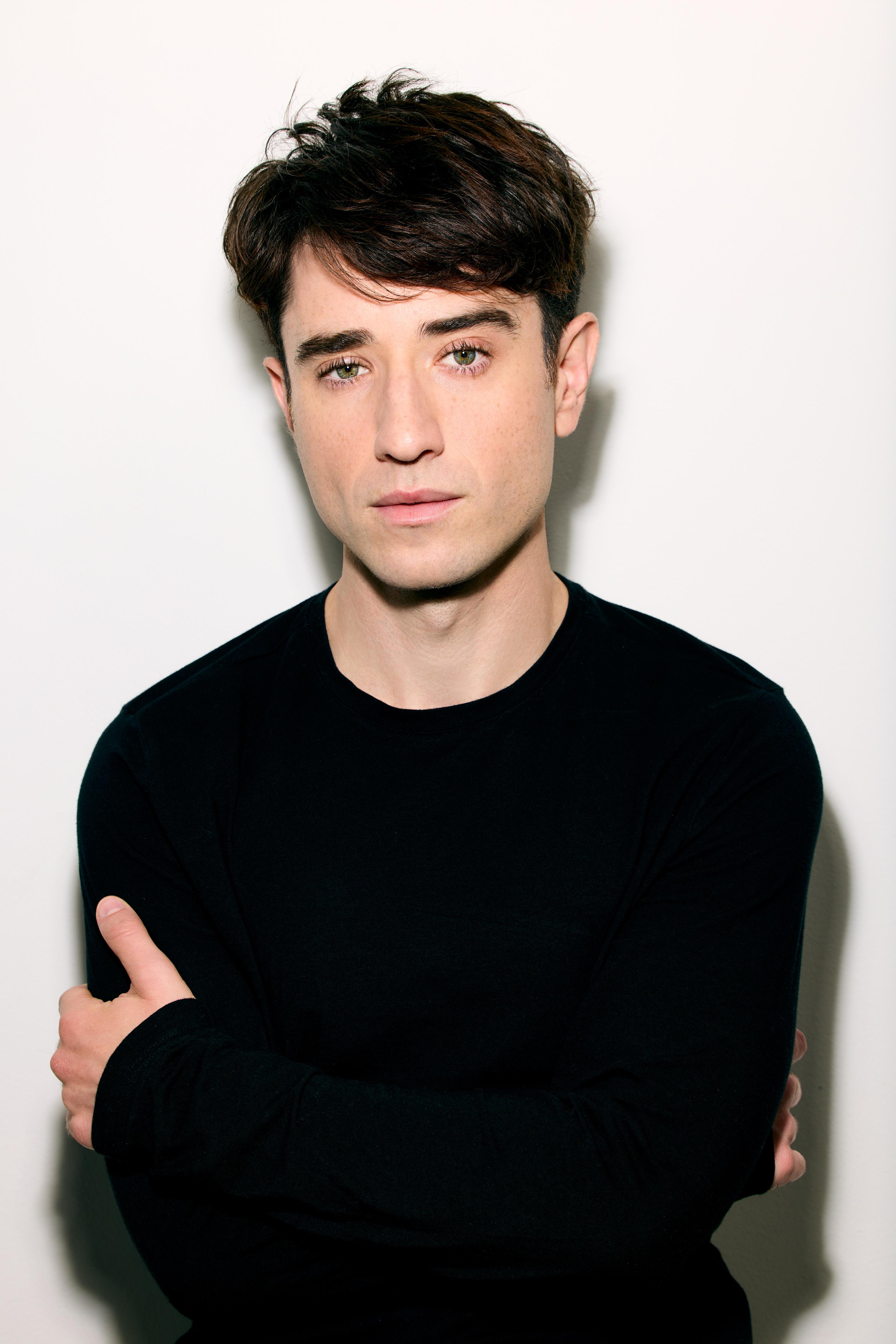 actor Adam Fox large photo