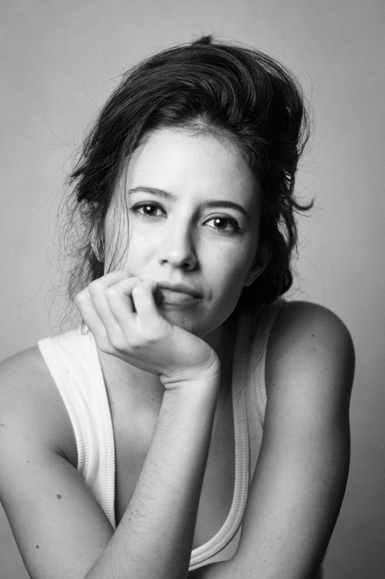 actor Virginia Del Sol large photo