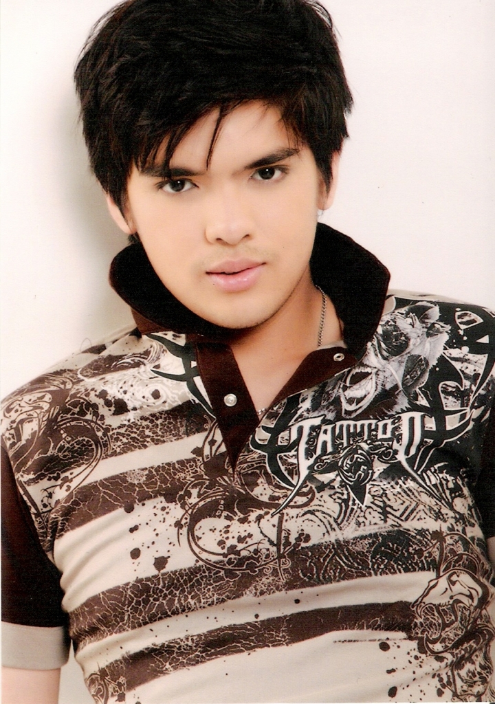 actor Oliver Aquino large photo