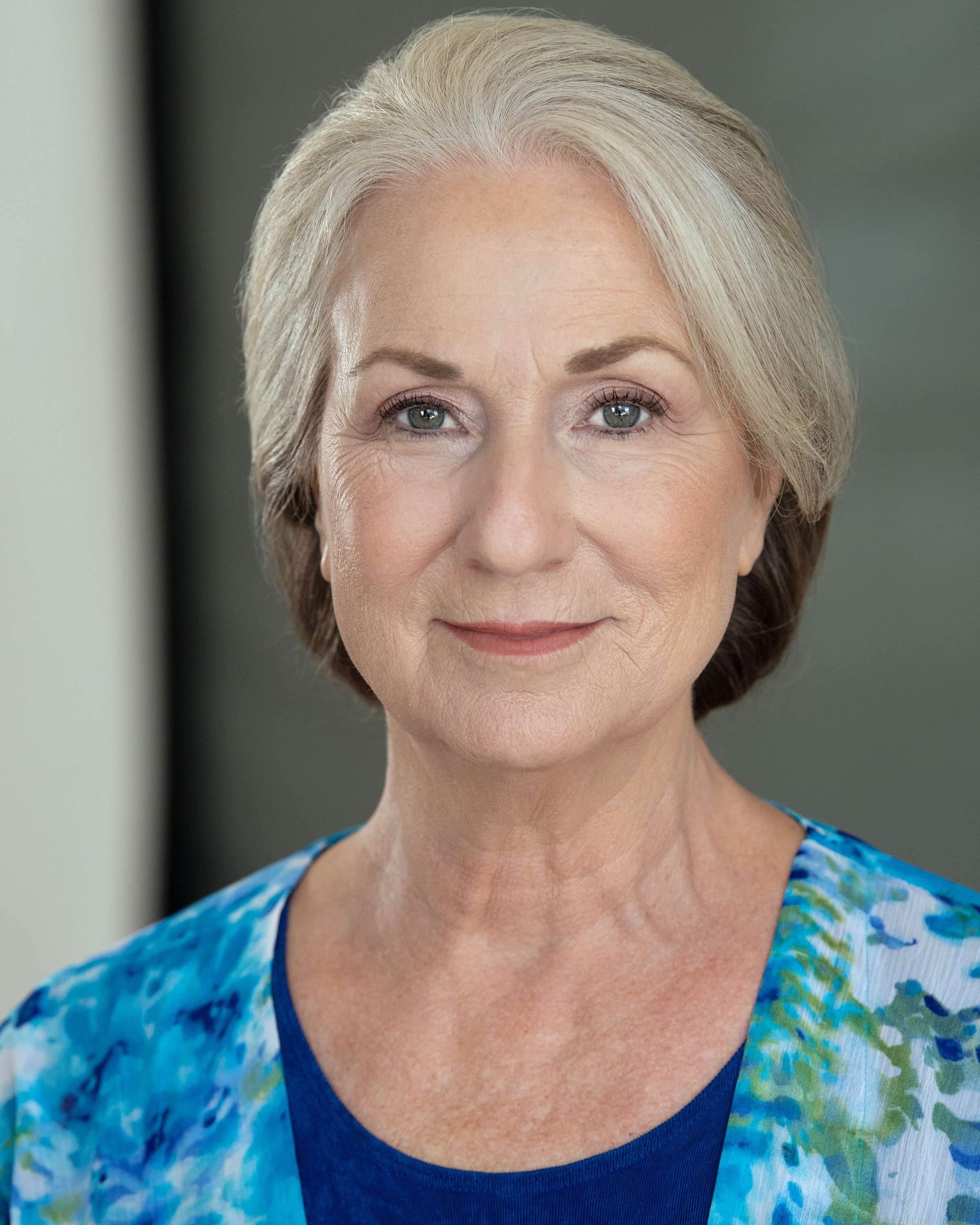 actor Michele Young large photo